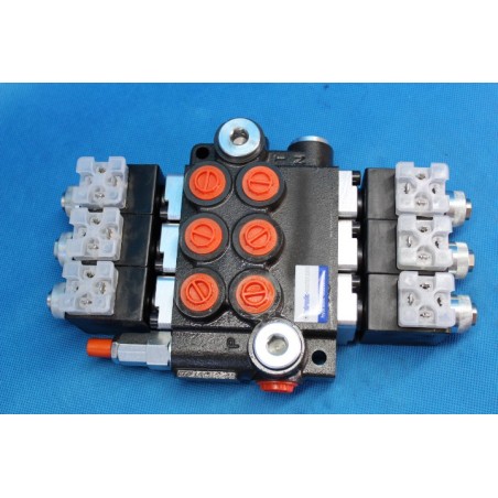 Directional Control Valve 3-spool Hydraulic Solenoid 50 l/min 13GPM 12VDC