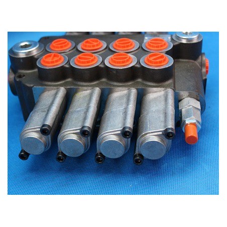 Steuerventil 4 Sektionen 80 L/Min Mit 4 Schwimmsektionen + Joystick
