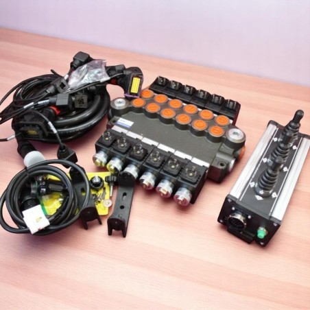Hydraulikventil 6 Funktionen 6 Schieber 12V/24V 80L/Min + Bedienfeld mit 3 Joystick mit Kabeln