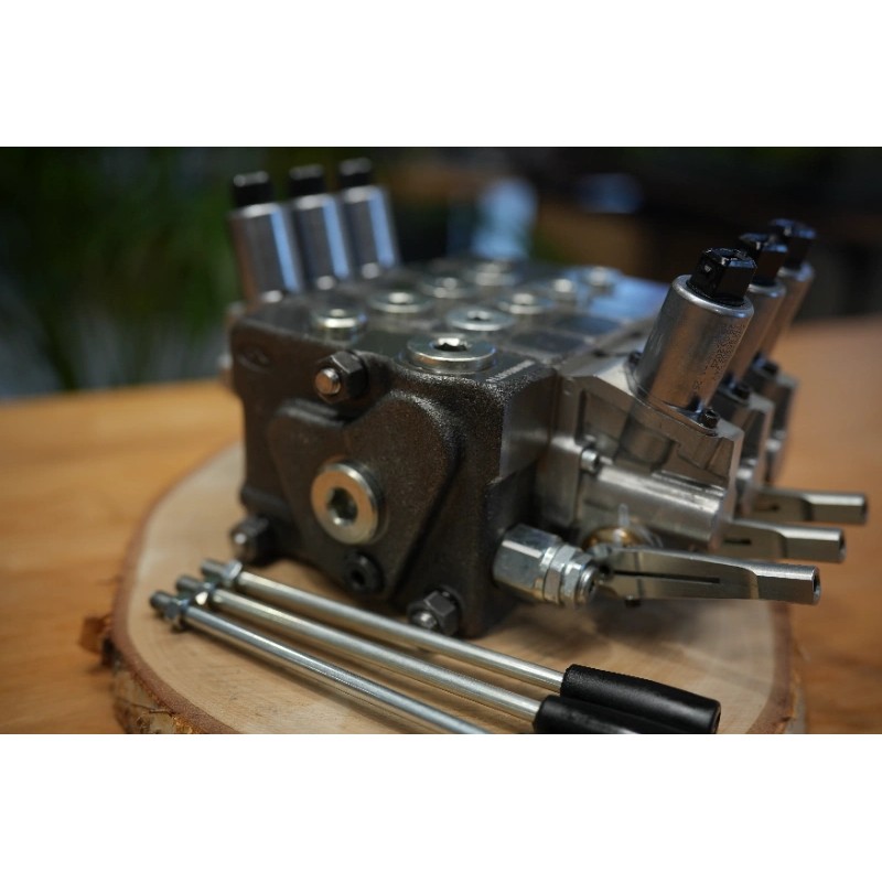 Proportionalventil Walvoil DPX100 3 Funktionen Nachkompensation