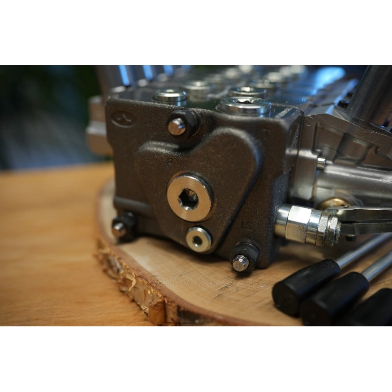 Proportionalventil Walvoil DPX100 4 Funktionen Nachkompensation