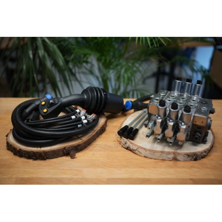 Walvoil DPX100 Hydraulikventil mit 3 Abschnitten und 1 Proportional-Joystick