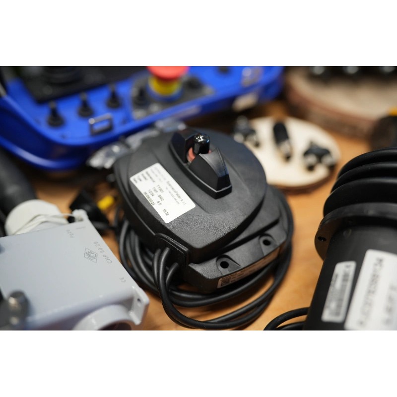2 JC-Joysticks + Scanreco-Fernsteuerung mit DPX 100 für die Forstwirtschaft