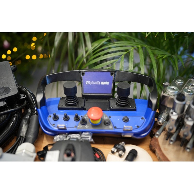 2 JC-Joysticks + Scanreco-Fernsteuerung mit DPX 100 für die Forstwirtschaft