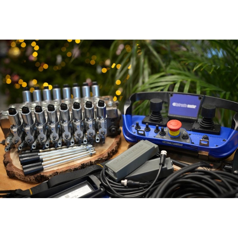 Scanreco RC 400 Maxi + 2 Joysticks und DPX 100-Ventil für die Forstwirtschaft