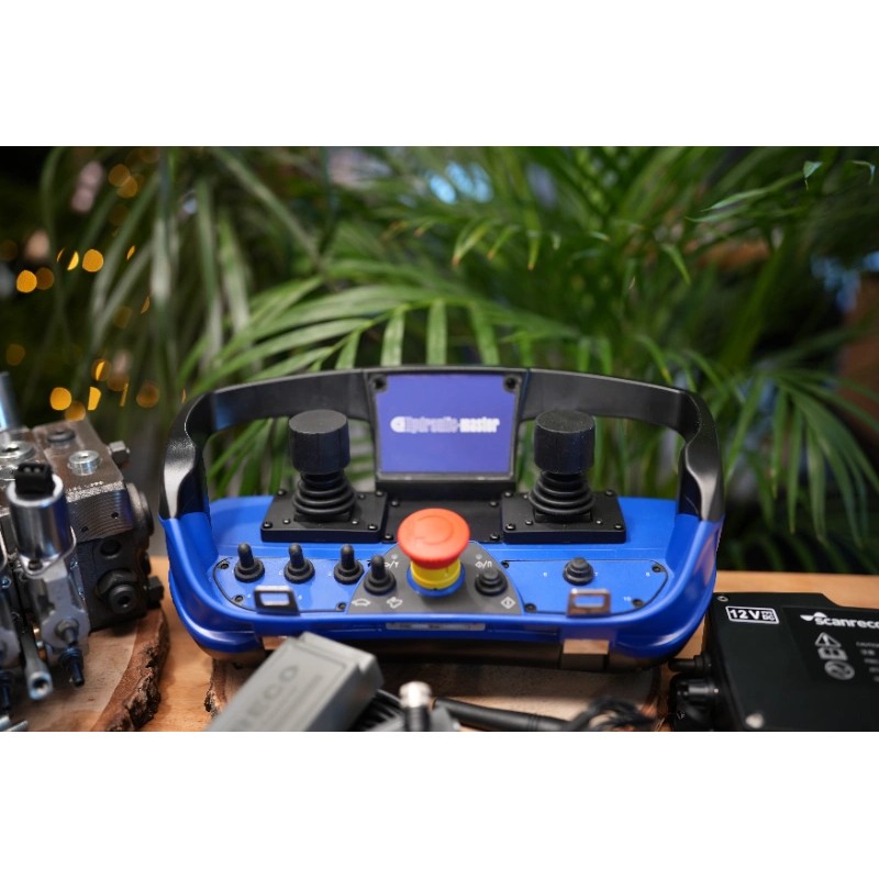 Scanreco RC 400 Maxi + 2 Joysticks und DPX 100-Ventil für die Forstwirtschaft