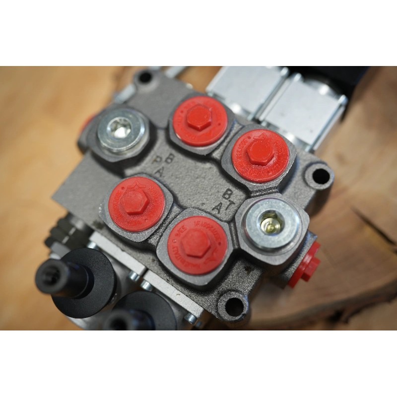 Elektromagnetisches Steuerventil Q75 2 -Spool, 90 L/Min  Elektrisch Solenoid 24V + Hebel