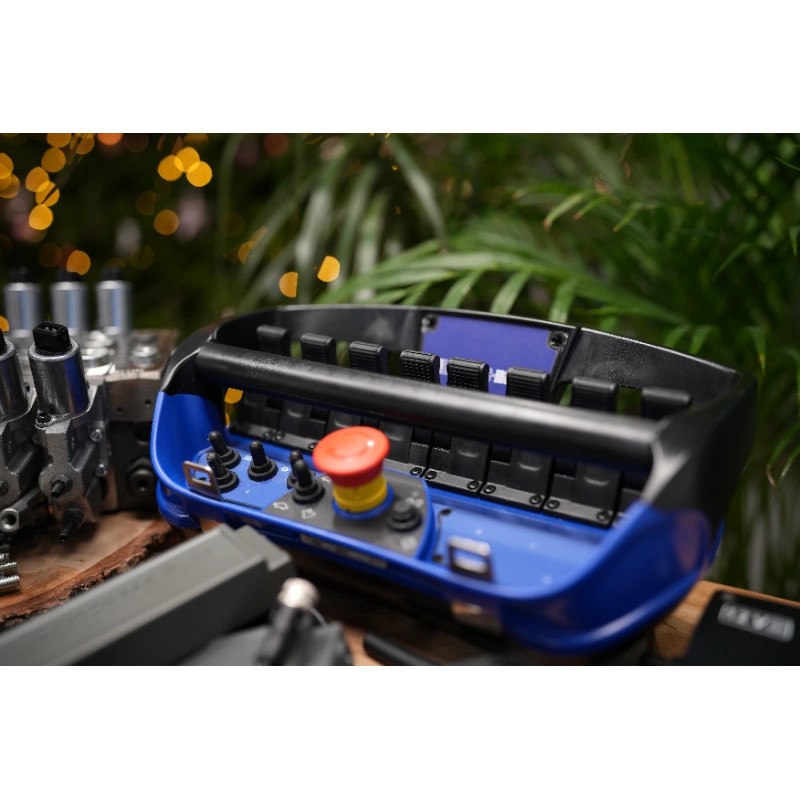 Proportionalventil + Scanreco Maxi 8-Funktions-Fernbedienung für Forstkrane