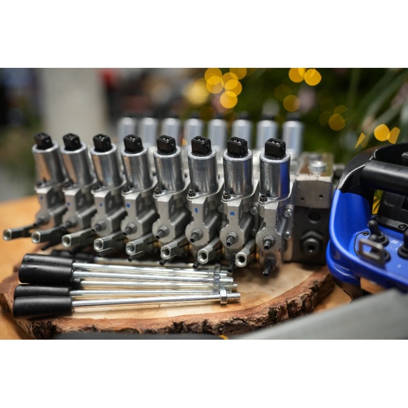 Proportionalventil + Scanreco Maxi 8-Funktions-Fernbedienung für Forstkrane