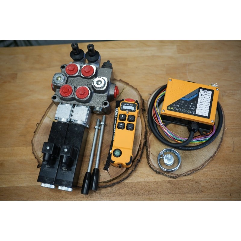 Hydraulikventil  2 -spool 60 L/Min 12V/24V + Juuko Control Panel Wireless