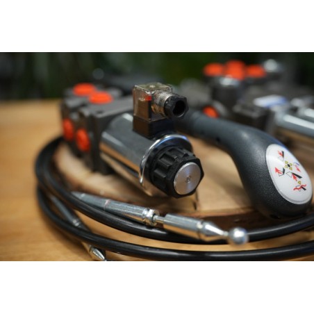 Hydraulik-steuerventil Kit 3 Funktionen Doppeltwirkend Traktor Lader  Joystick  80 l/min