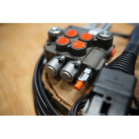 Hydraulik-steuerventil Kit 3 Funktionen Doppeltwirkend Traktor Lader  Joystick  80 l/min