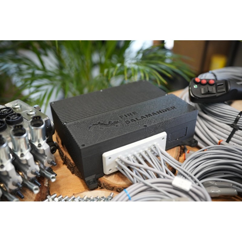 10 Funktionen Walvoil DPX100 mit 1 Joystick mit MTH-Griff + Steuergerät mit Elektronik für die Erweiterung