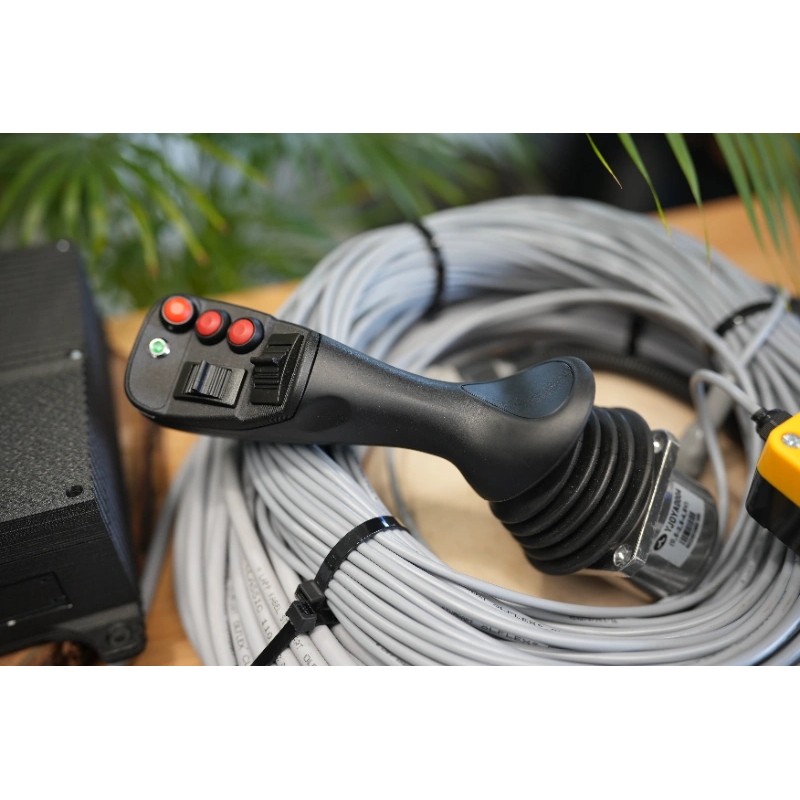 10 Funktionen Walvoil DPX100 mit 1 Joystick mit MTH-Griff + Steuergerät mit Elektronik für die Erweiterung