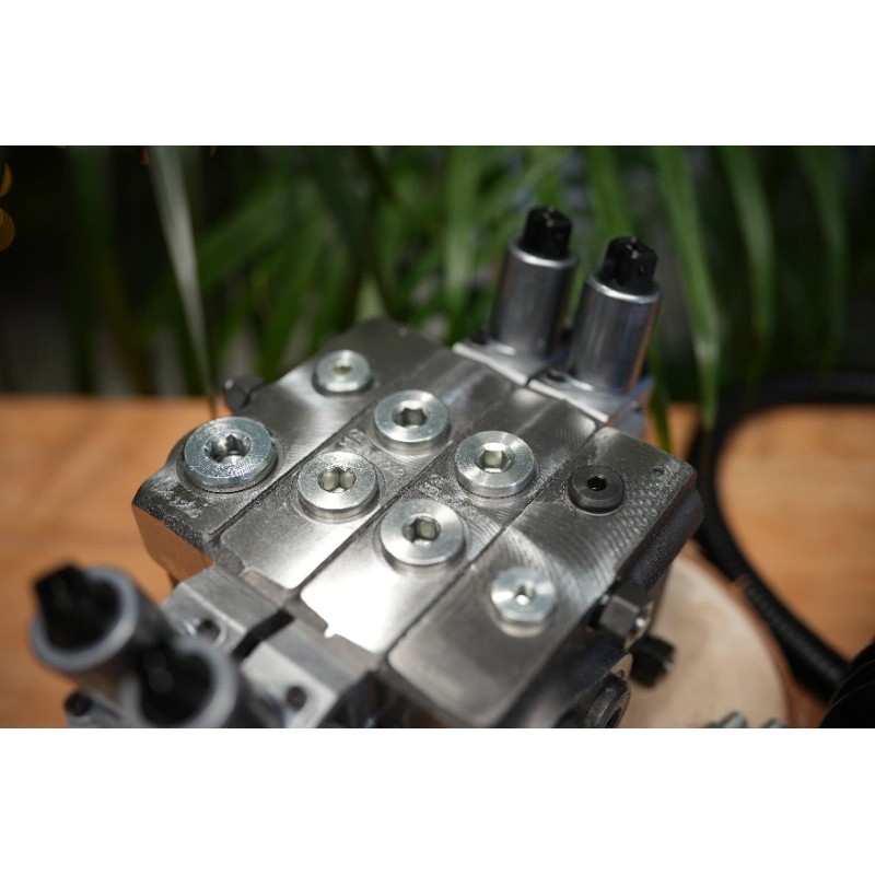 Walvoil DPX 100 Hydraulikventil, 2-teilig, mit 1 Proportional-Joystick