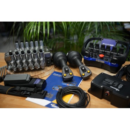 Walvoil DPX100 Proportionalventil + Scanreco RC400 mit 6-Funktions-Joysticks