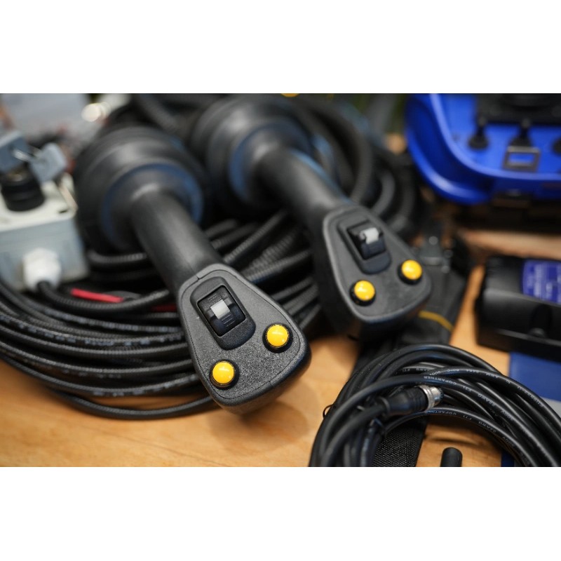 RC400 Proportional-Funksteuerungsset | 8-Kanal-Funkfernsteuerung + 2 JS-Joysticks PVG32 Danfoss DIN/AMP
