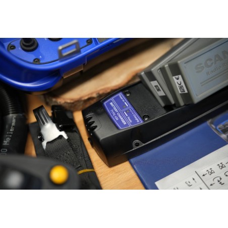 RC400 Proportional-Funksteuerungsset | 8-Kanal-Funkfernsteuerung + 2 JS-Joysticks PVG32 Danfoss DIN/AMP