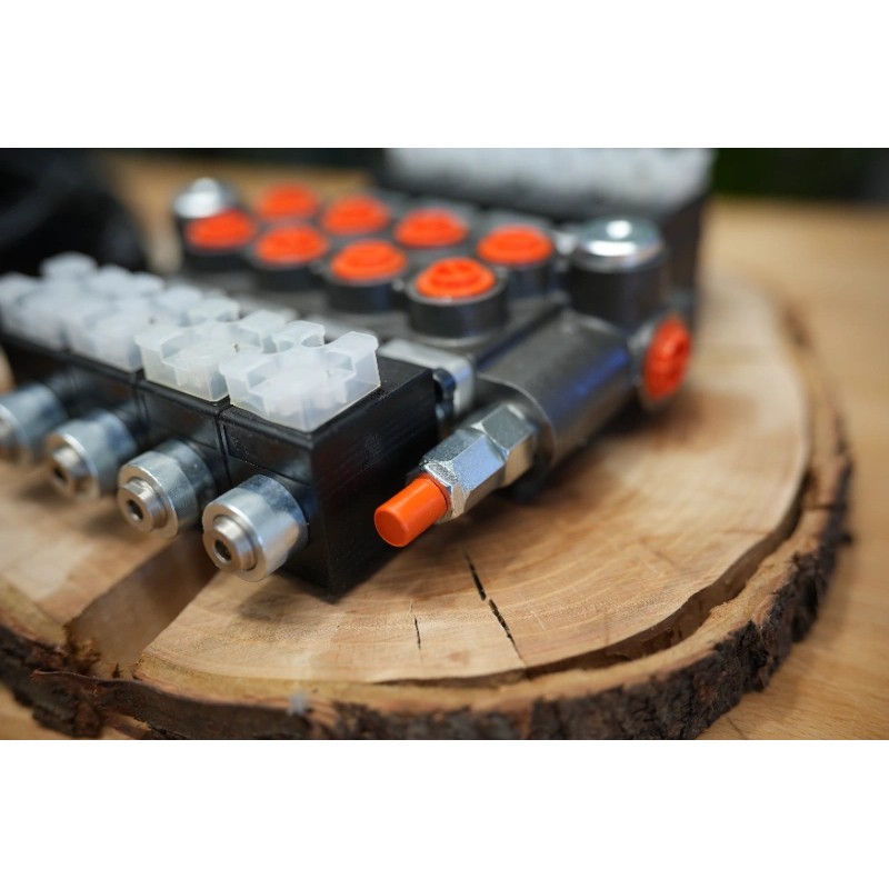 4 positions joystick 5 buttons + Monoblock Vave 4-spool hydraulic solenoid 80 l/min 13GPM 24VDC