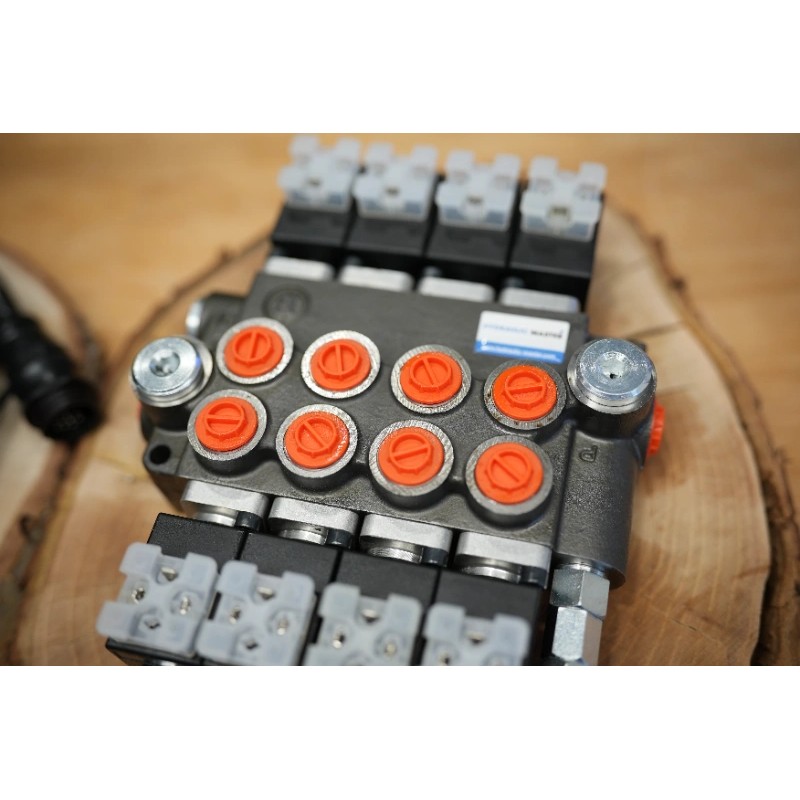 4 Positions Joystick 5 Buttons + Monoblock Vave 4-spool Hydraulic Solenoid 50 l/min 13GPM 12VDC