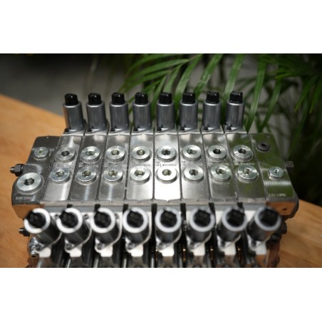 Walvoil DPX100 Proportionalventil mit 8 Funktionen