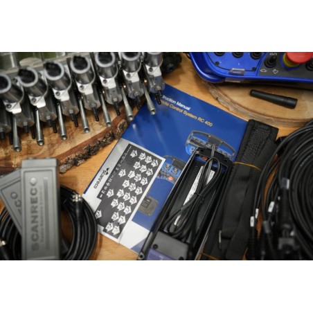 Walvoil DPX100-Ventil mit 12 Funktionen und Scanreco RC400 G2B mit 3 Joysticks