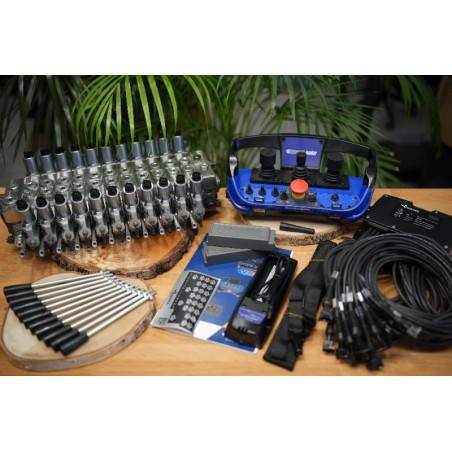 Walvoil DPX100-Ventil mit 11 Funktionen und Scanreco RC400 G2B mit 3 Joysticks