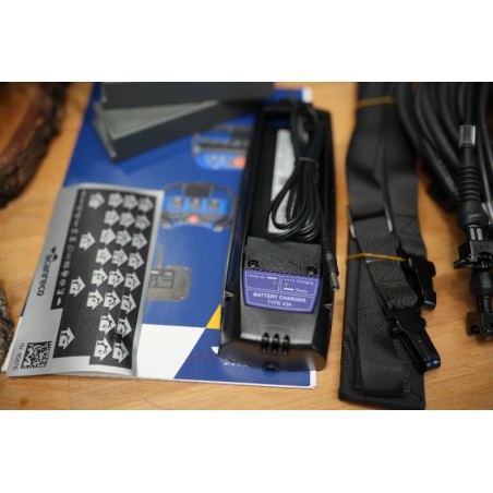 Walvoil DPX100-Ventil mit 11 Funktionen und Scanreco RC400 G2B mit 3 Joysticks