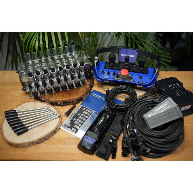 Walvoil DPX100 Hydraulikventil mit 8 Funktionen und Scanreco RC400 G2B mit 3 Joysticks