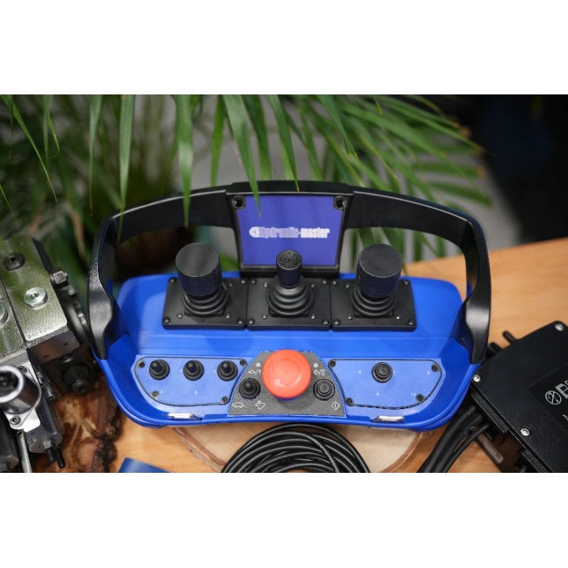 Walvoil DPX100 Hydraulikventil mit 8 Funktionen und Scanreco RC400 G2B mit 3 Joysticks