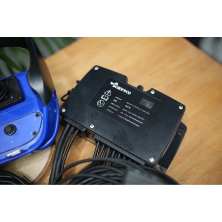 Walvoil DPX100 Hydraulikventil mit 8 Funktionen und Scanreco RC400 G2B mit 3 Joysticks