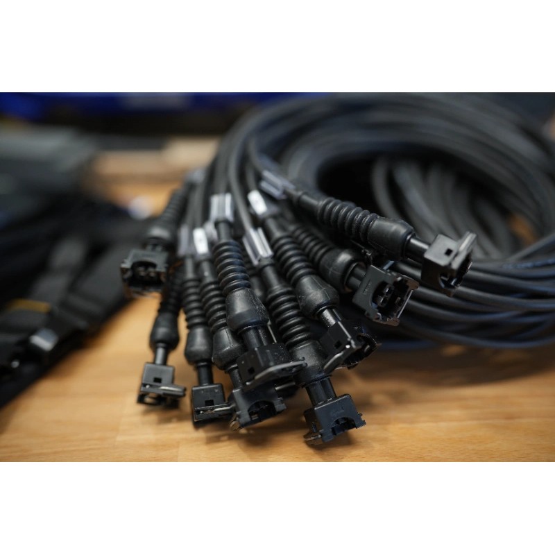 Walvoil DPX100-Ventil mit 10 Funktionen und Scanreco RC400 G2B mit 3 Joysticks