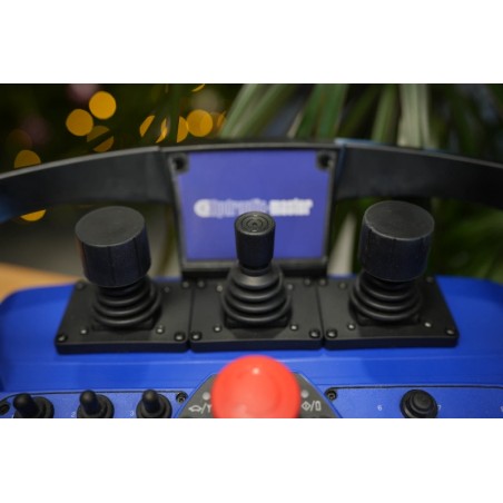 Walvoil DPX100-Ventil mit 9 Funktionen und Scanreco RC400 G2B mit 3 Joysticks