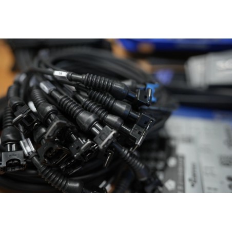 Walvoil DPX100-Ventil mit 9 Funktionen und Scanreco RC400 G2B mit 3 Joysticks