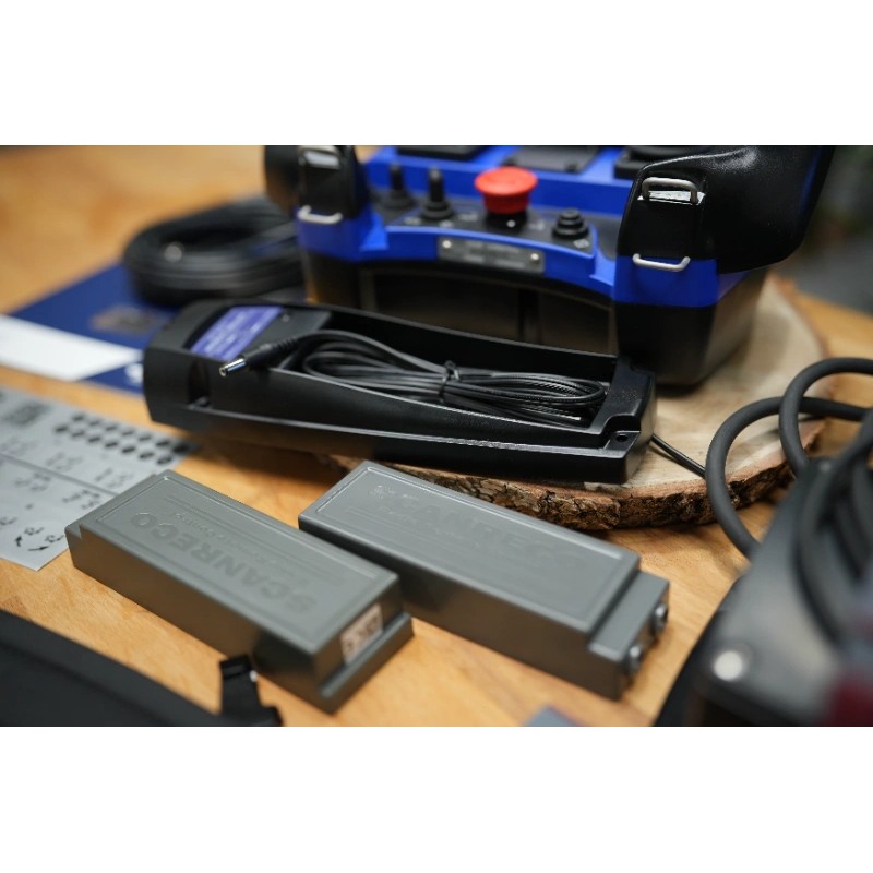 Funkfernbedienung  Scanreco – Plug-and-Play für Danfoss-Ventile mit AMP-Anschlüssen, 2 Joysticks, 3 Achsen
