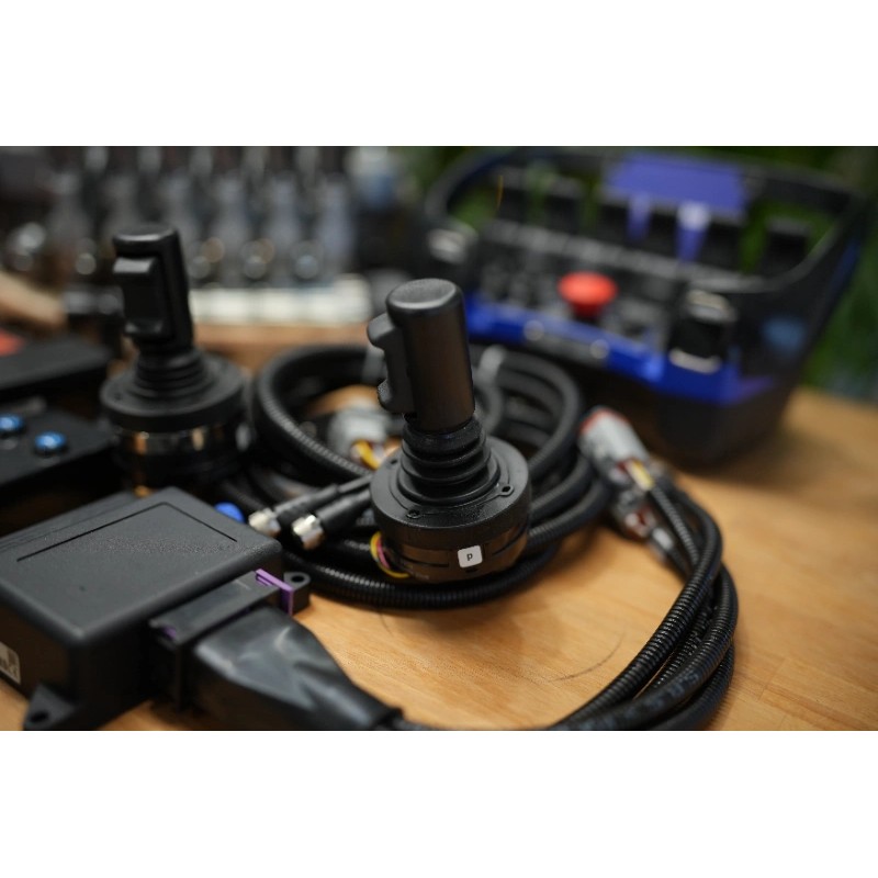 LKW-Kran-Bausatz DPX100 + Scanreco RC400 & Canbus-Joysticks von Otto