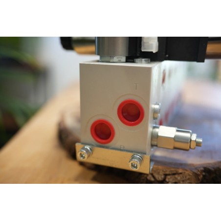 Proportional CETOP Ventil, 6 Funktionen, 21 GPM, mit Handhebel