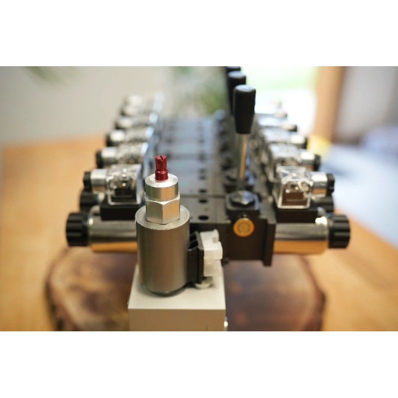 Proportional CETOP Ventil, 6 Funktionen, 21 GPM, mit Handhebel