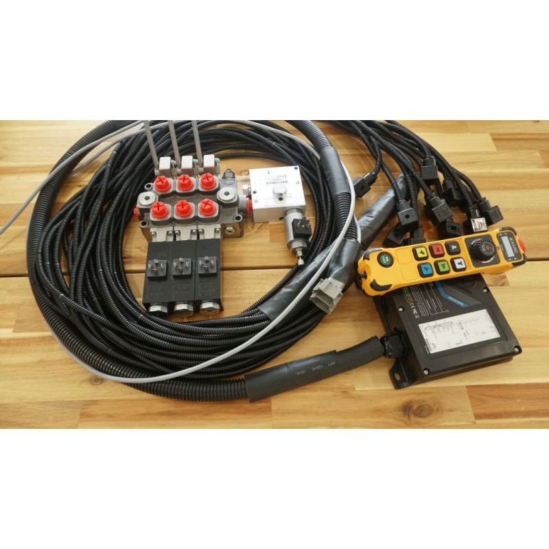 Monoblock-Hydraulikventil, 3 Abschnitte, 60 l/min, 12V / 24V + Funkfernsteuerung Juuko