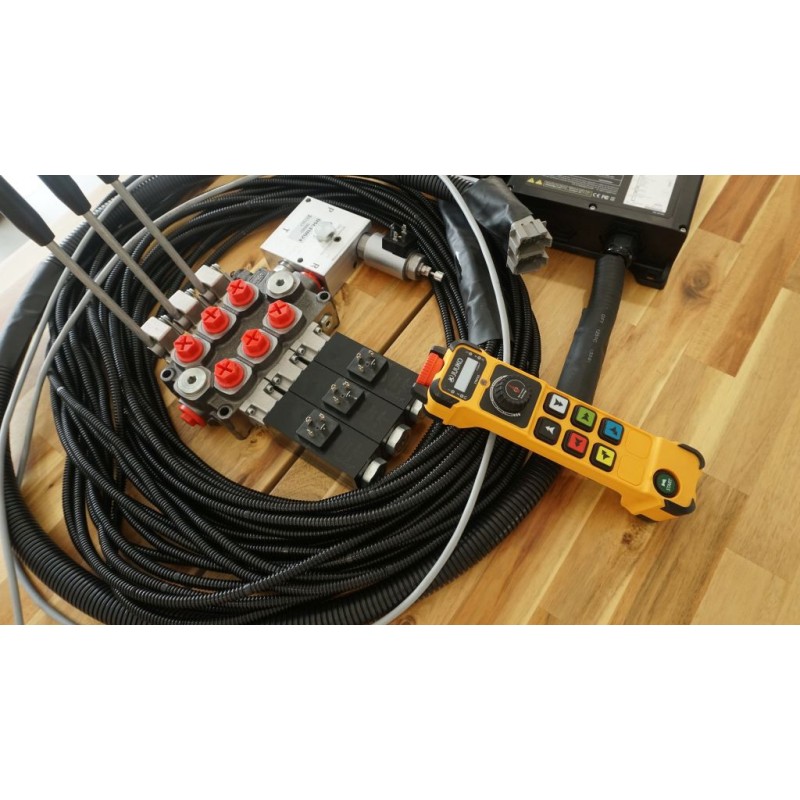 Monoblock-Hydraulikventil, 3 Abschnitte, 60 l/min, 12V / 24V + Funkfernsteuerung Juuko