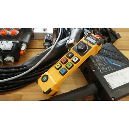 Monoblock-Hydraulikventil, 3 Abschnitte, 60 l/min, 12V / 24V + Funkfernsteuerung Juuko