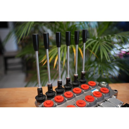 6 Sektionen Wegeventil Galtech Q95, 120 l/min, 31 GPM, elektromagnetisch, 24 V + Hebel