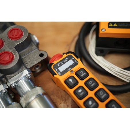 Hydraulikventil 6 Sektionen HM line, 60 l/min (16 gpm), 24 V, doppeltwirkend für Zylinderschieber + Funkfernbedienung Ein/Aus