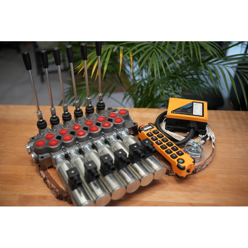 Hydraulikventil 6 Sektionen HM line, 60 l/min (16 gpm), 12 V, doppeltwirkend für Zylinderschieber + Funkfernbedienung (Ein/Aus)