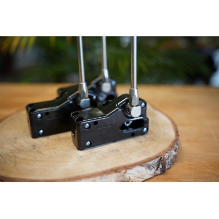 Hebel zur Steuerung eines einzelnen Abschnitts eines Hydraulikverteilers über Kabel