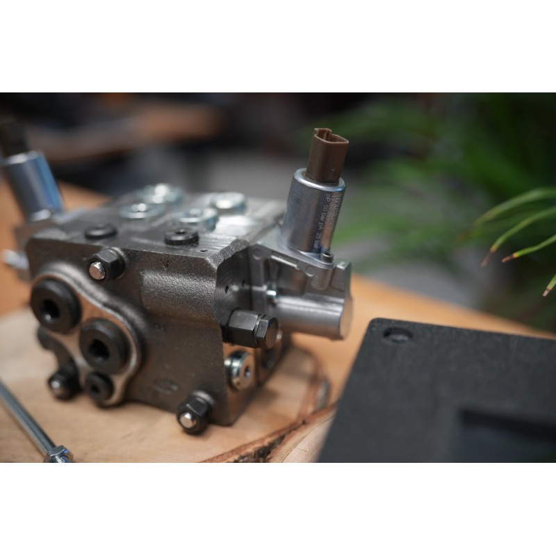 Proportional-Steuerpult Fire Salamander mit Hydraulikventil DPX100 1 Funktion