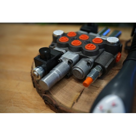 Hydraulikventil 3 Funktionen, 40 l/min (11 GMP), Monoblock 2p40 mit einer Schwimmfunktion + 3. elektrische Funktion + Joystick