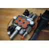 Hydraulikventil 3 Funktionen, 40 l/min (11 GMP), Monoblock 2p40 mit einer Schwimmfunktion + 3. elektrische Funktion + Joystick