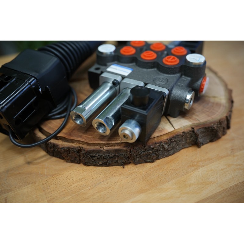 Hydraulikventil 3 Funktionen, 40 l/min (11 GMP), Monoblock 2p40 mit einer Schwimmfunktion + 3. elektrische Funktion + Joystick