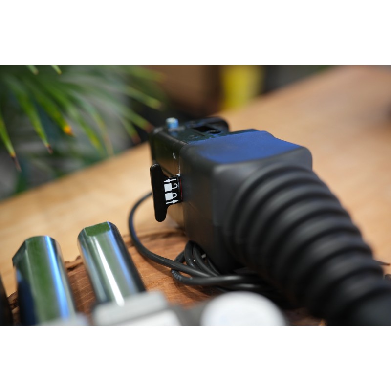 Hydraulikventil 3 Funktionen, 40 l/min (11 GMP), Monoblock 2p40 mit einer Schwimmfunktion + 3. elektrische Funktion + Joystick